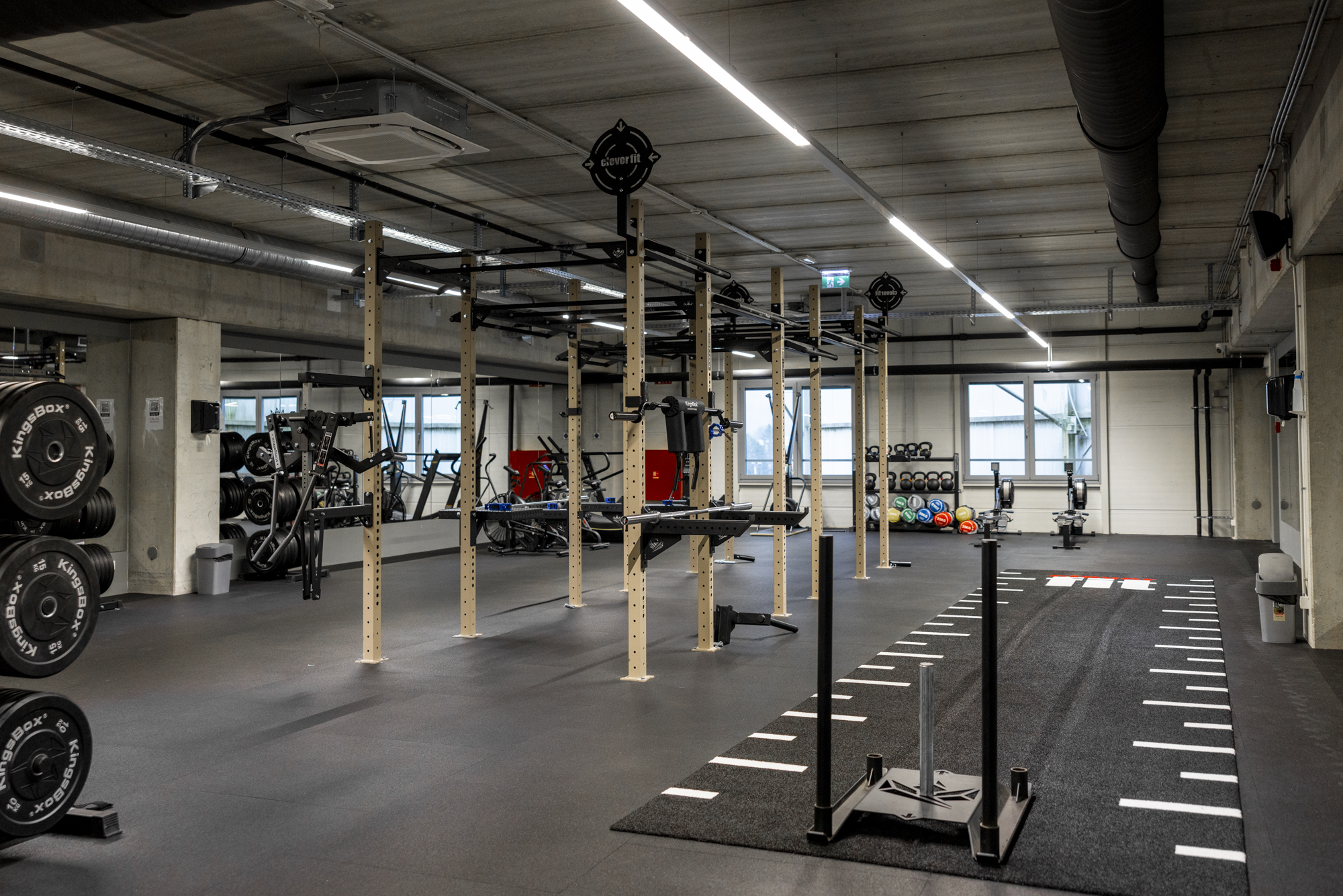 CleverFit Rudnik - gym functional fitness area by KingsBox