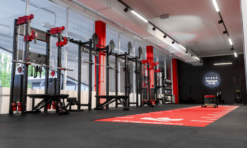CleverFit Geretsried Custom CX-30 System Solution by KingsBox